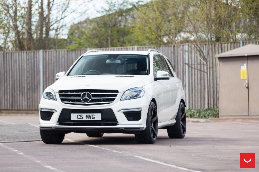  Mercedes-AMG ML63 on Vossen Wheels (CV3R) 2017 года  (фото 20 из 26)